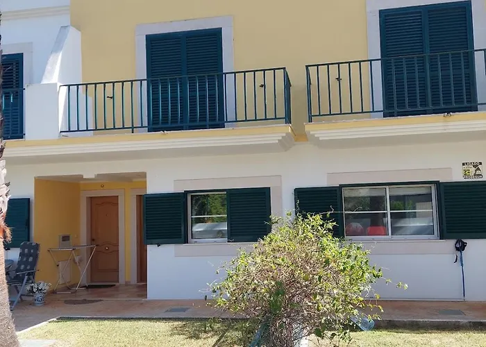 Holiday home Encostaoasis Townhouse Estibeira